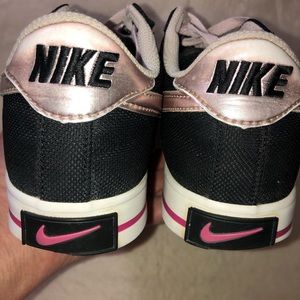 Nike 408182-005 Pink classic canvas Women’s Sz 7